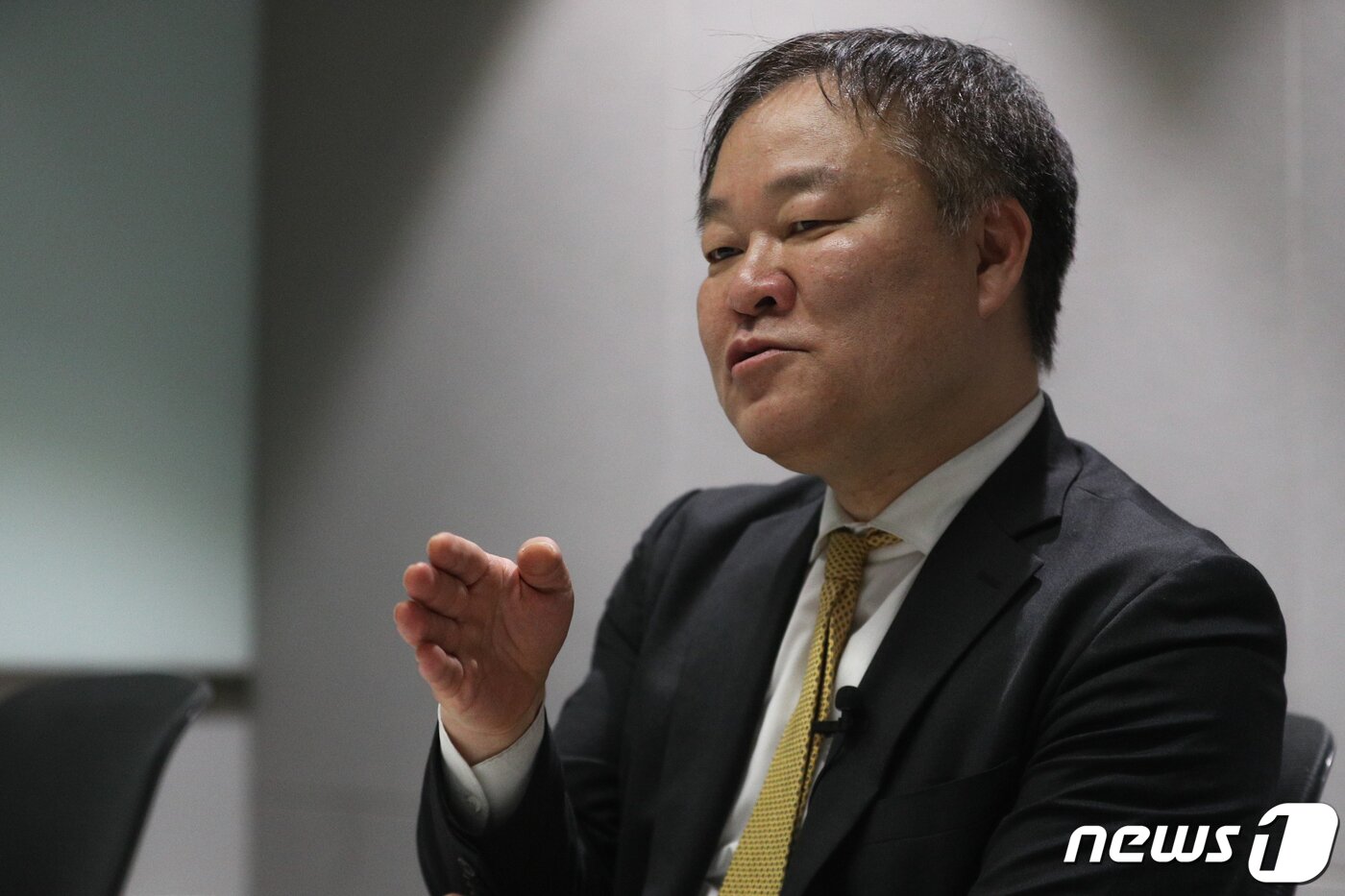 본문 이미지 - 김학균 신영증권 리서치센터장이 18일 서울 여의도 신영증권 본사에서 뉴스1과 인터뷰를 하고 있다. 2021.3.18/뉴스1 ⓒ News1 성동훈 기자