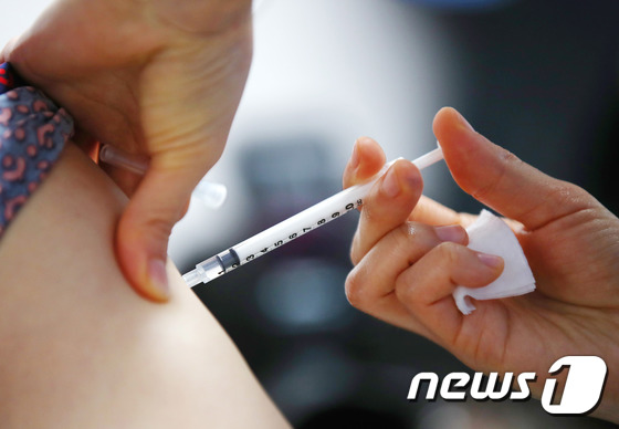 296,000 people aged 65 and over in North Chungcheong Province vaccinated AZ vaccine from the end of March