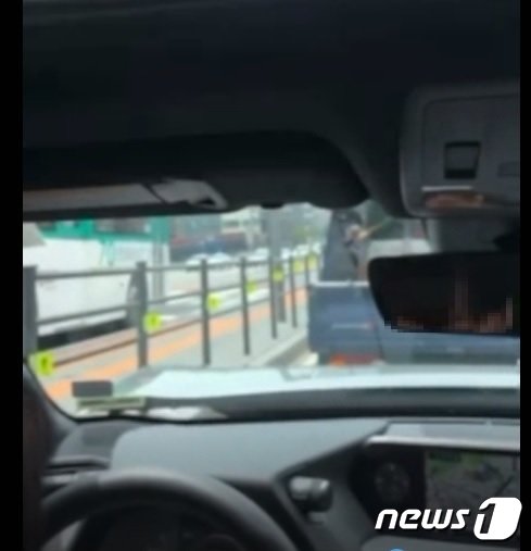 본문 이미지 - 사고 당시 영상 화면 (SNS 사용자 제공) ⓒ 뉴스1