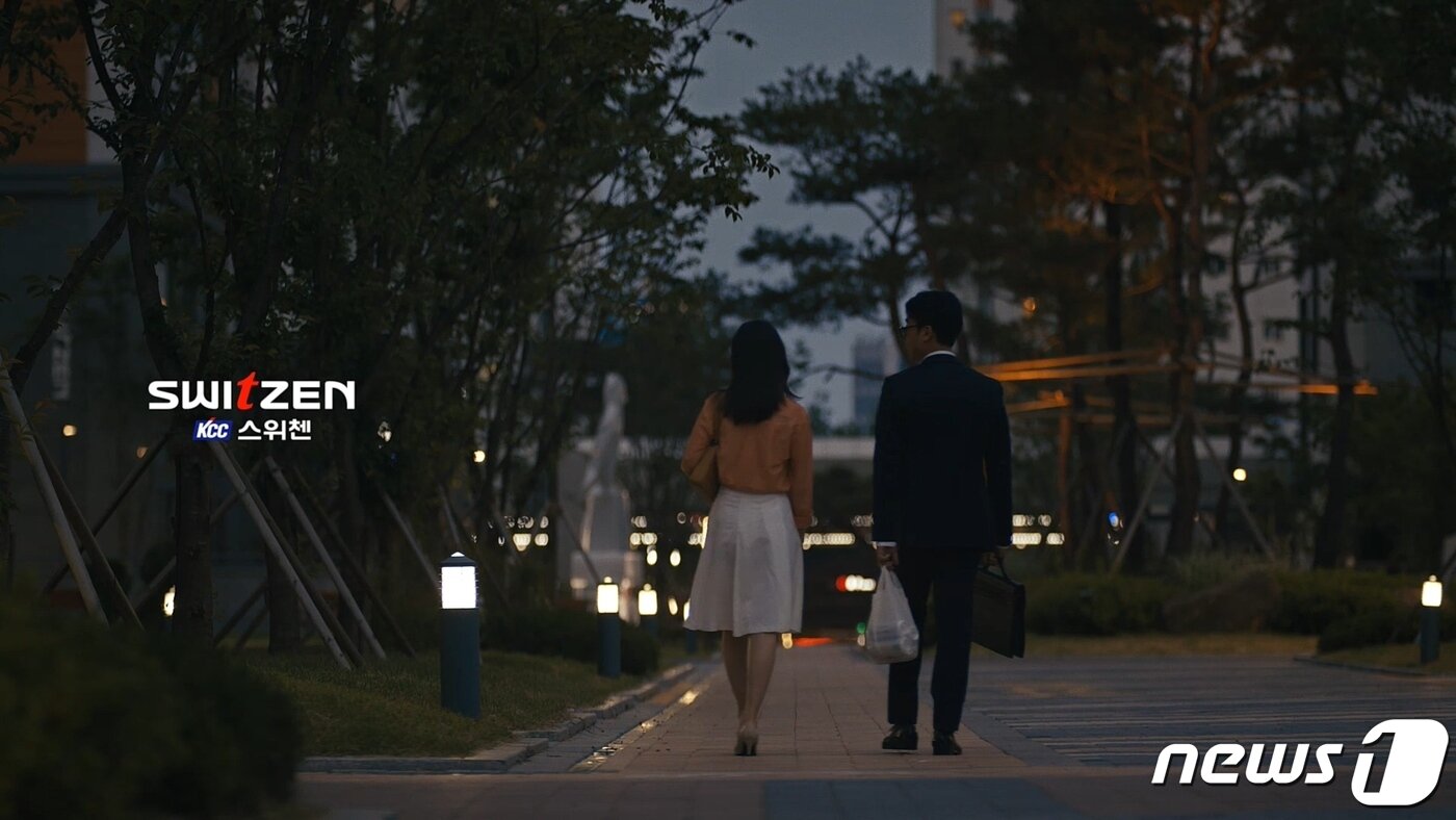 본문 이미지 - KCC건설 스위첸 '문명의 충돌' 편. (이노션 제공)ⓒ 뉴스1