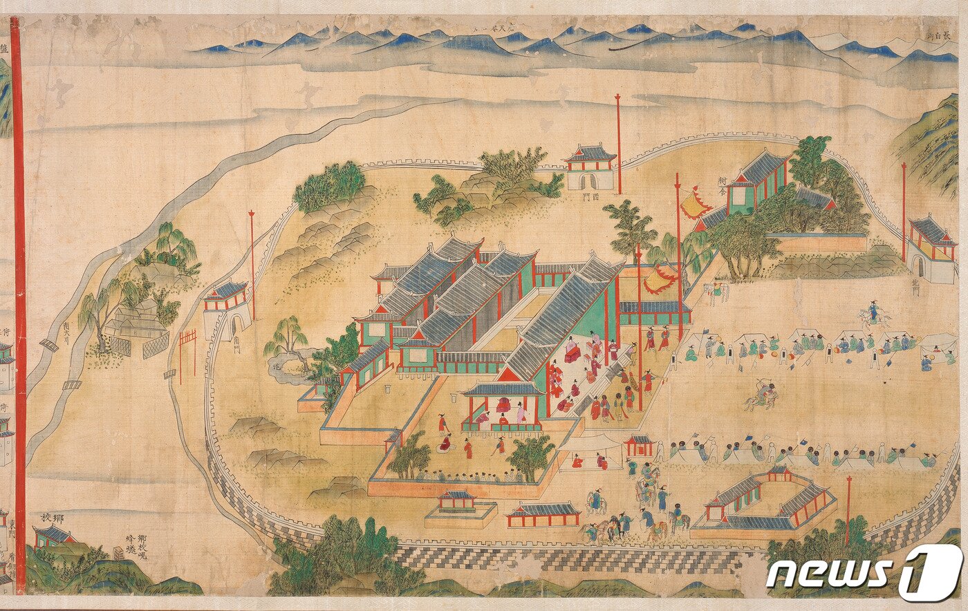 본문 이미지 - 1664년(현종 5)에 실시된 과거시험인 북관별시를 묘사한 '북관별과도(北關別科圖)'에 포함돼 있는 길주성과 관아의 모습. 위쪽에 장백산(백두산)과 마천령산맥이 묘사돼 있다. (국립중앙박물관 제공) 2021.03.06.ⓒ 뉴스1
