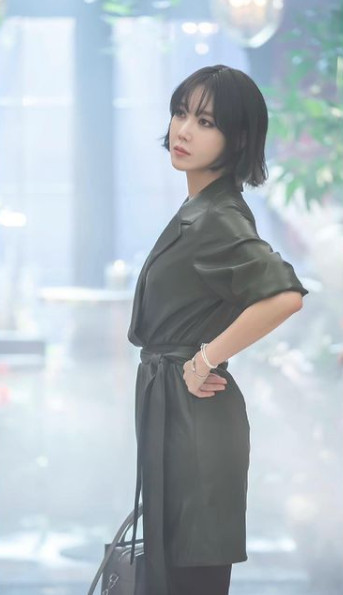 [N샷] Lee Jia, comeback with Na Aegyo for’Penthouse 2’…  Short hair + dark make-up’Short transformation’