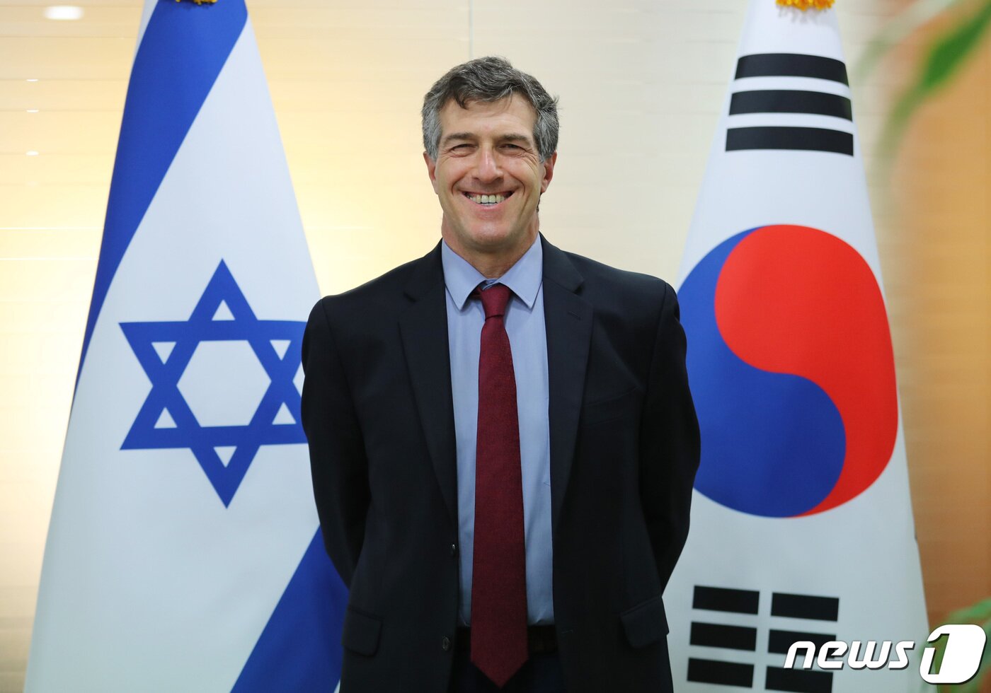 본문 이미지 - 아키바 토르 주한 이스라엘 대사가 8일 오후 서울 종로구 이스라엘 대사관에서 뉴스1과 인터뷰를 갖고 있다. 2021.3.8/뉴스1 ⓒ News1 박지혜 기자