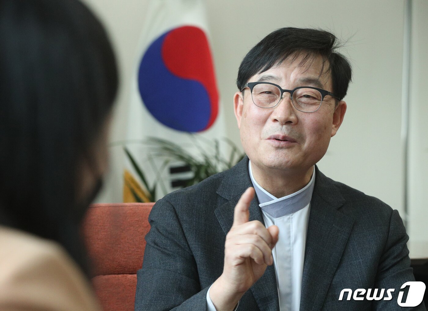 본문 이미지 - 정인성 남북하나재단 이사장이 9일 오후 서울 마포구 남북하나재단에서 뉴스1과 인터뷰를 하고 있다. 2021.3.9/뉴스1 ⓒ News1 신웅수 기자