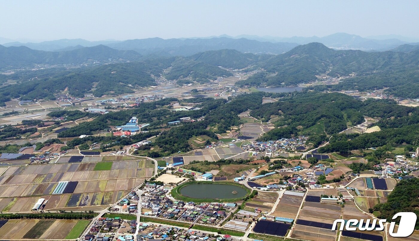 본문 이미지 - 메가폴리스 산업잔지.(괴산군 제공)ⓒ 뉴스1