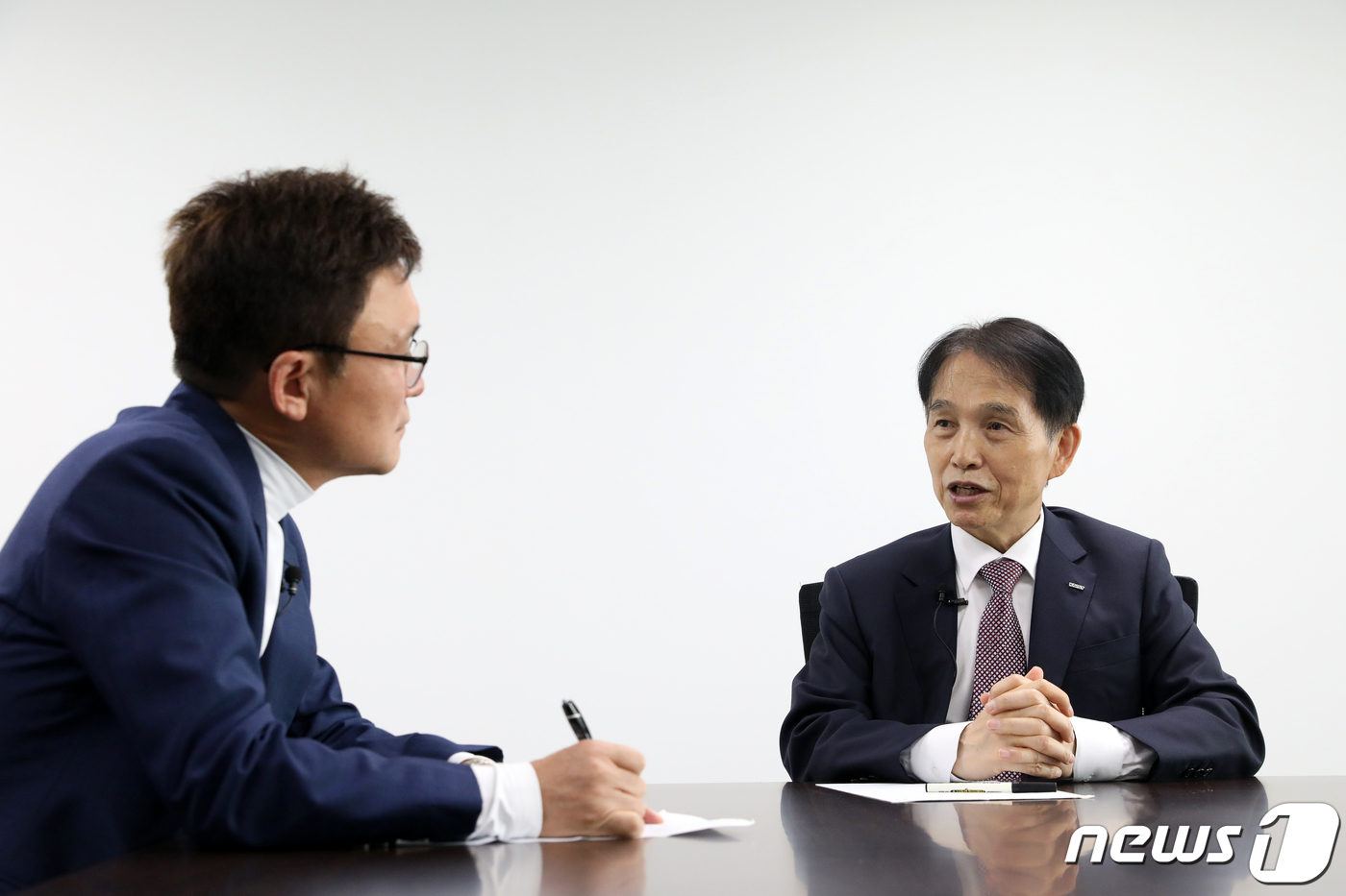 (서울=뉴스1) 이승배 기자 = 10일 오전 서울 강남구 카이스트(KAIST) 도곡캠퍼스에서 이광형 카이스트(KAIST) 신임 총장이 이백규 뉴스1 대표와 대담을 나누고 있다. 2 …