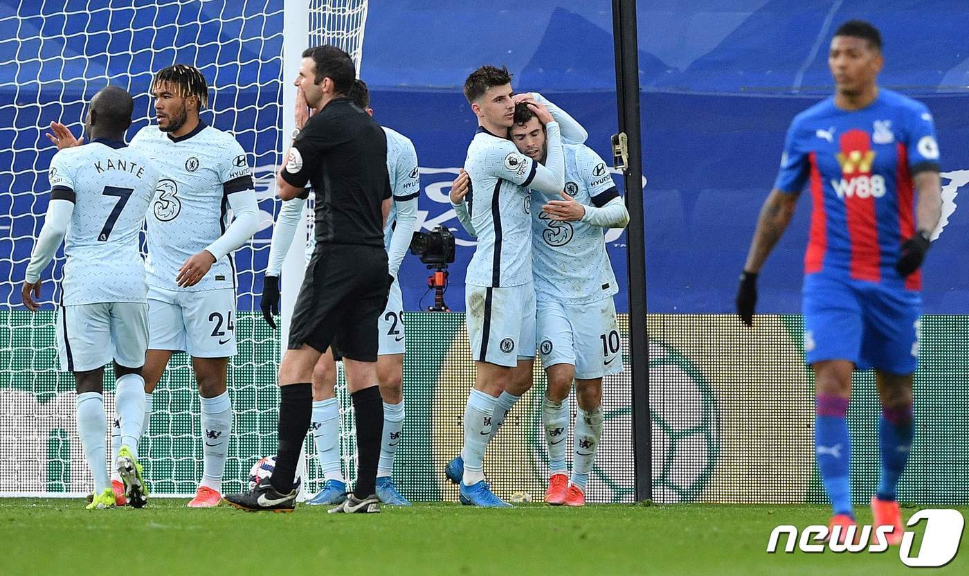 본문 이미지 - 크리스털 팰리스에 4-1 대승을 거둔 첼시. ⓒ AFP=뉴스1