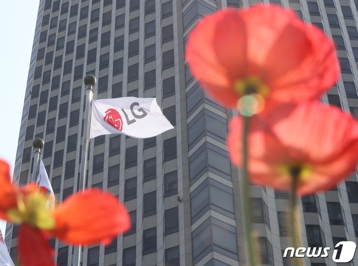 본문 이미지 - 서울 여의도에 위치한 LG트윈타워의 전경./뉴스1 ⓒ News1 신웅수 기자