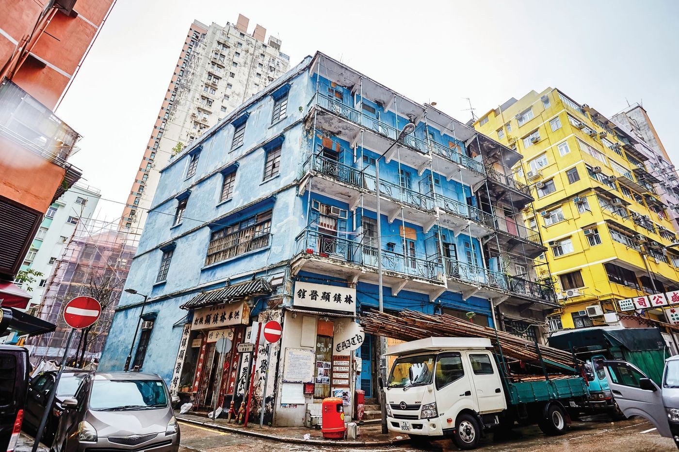 본문 이미지 - 완차이에 자리한 블루하우스. 홍콩관광청 제공