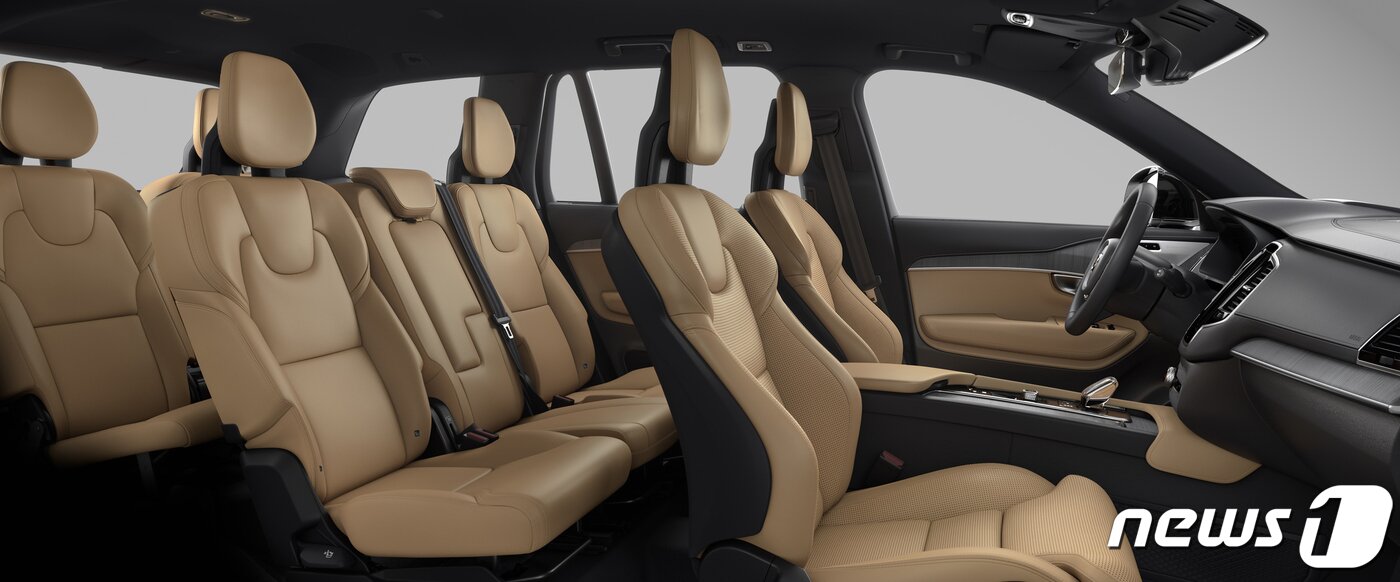 본문 이미지 - XC90 B6 AWD 인스크립션 실내(사진제공=볼보코리아) ⓒ 뉴스1