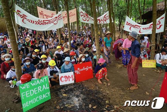 미얀마 위기에 대해 침묵하던 인도는 입장을 바꾸고 군을 비판했다