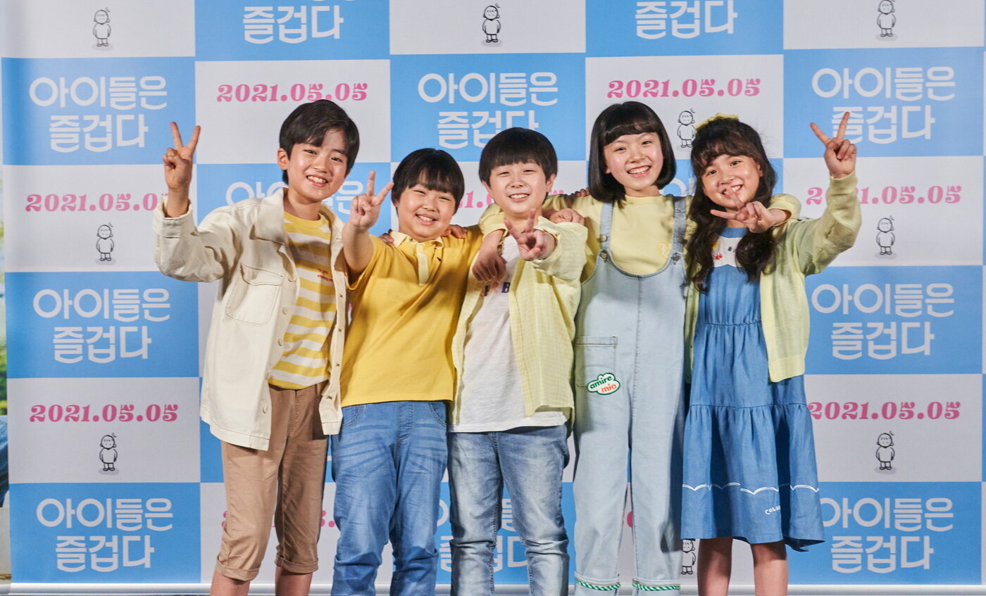 본문 이미지 - 박시완 박예찬 이경훈 홍정민 옥예린(왼쪽부터)/메가박스중앙(주)플러스엠 제공 ⓒ 뉴스1