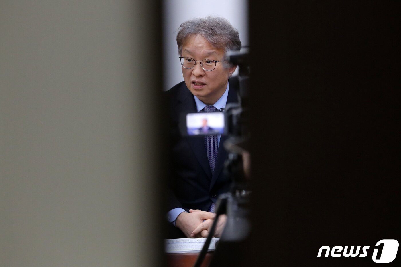 본문 이미지 - 권칠승 중소벤처기업부 장관이 22일 서울 영등포구 중기부 서울영상회의실에서 뉴스1과 인터뷰를 하고 있다.  ⓒ News1 이동해 기자