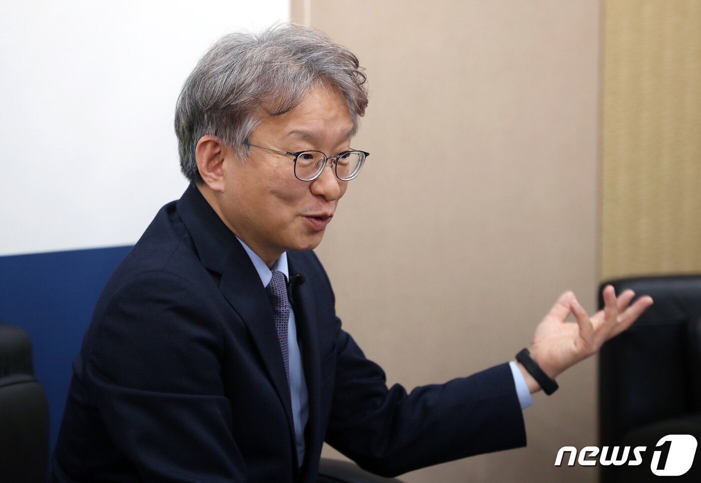 본문 이미지 - 권칠승 중소벤처기업부 장관이 22일 서울 영등포구 중기부 서울영상회의실에서 뉴스1과 인터뷰를 하고 있다.  ⓒ News1 이동해 기자