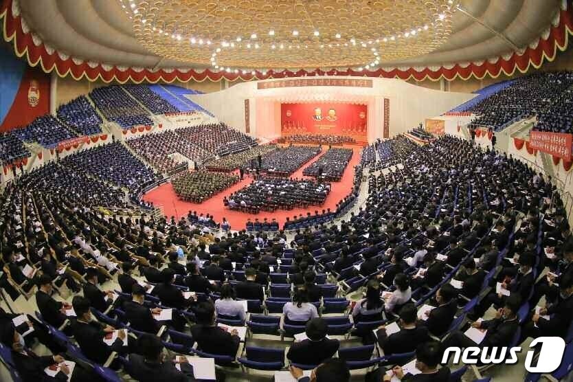 본문 이미지 - (평양 노동신문=뉴스1) = 북한 노동당의 외곽단체인 김일성-김정일주의청년동맹이 29일 10차 대회에서 단체명을 '사회주의애국청년동맹'으로 개칭했다고 당 기관지 노동신문이 30일 보도했다. [국내에서만 사용가능. 재배포 금지. DB 금지. For Use Only in the Republic of Korea. Redistribution Prohibited] rodongphoto@news1.kr