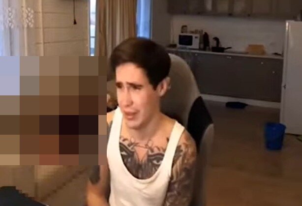 본문 이미지 - 여자친구가 사망한 상황을 중계하는 유튜버 스타니슬라프. (유튜브 갈무리) ⓒ 뉴스1