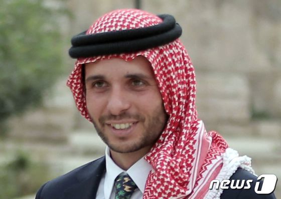요르단 부총리 “함자 왕자, 외국 정당과 관련하여 안보 손상 시도”