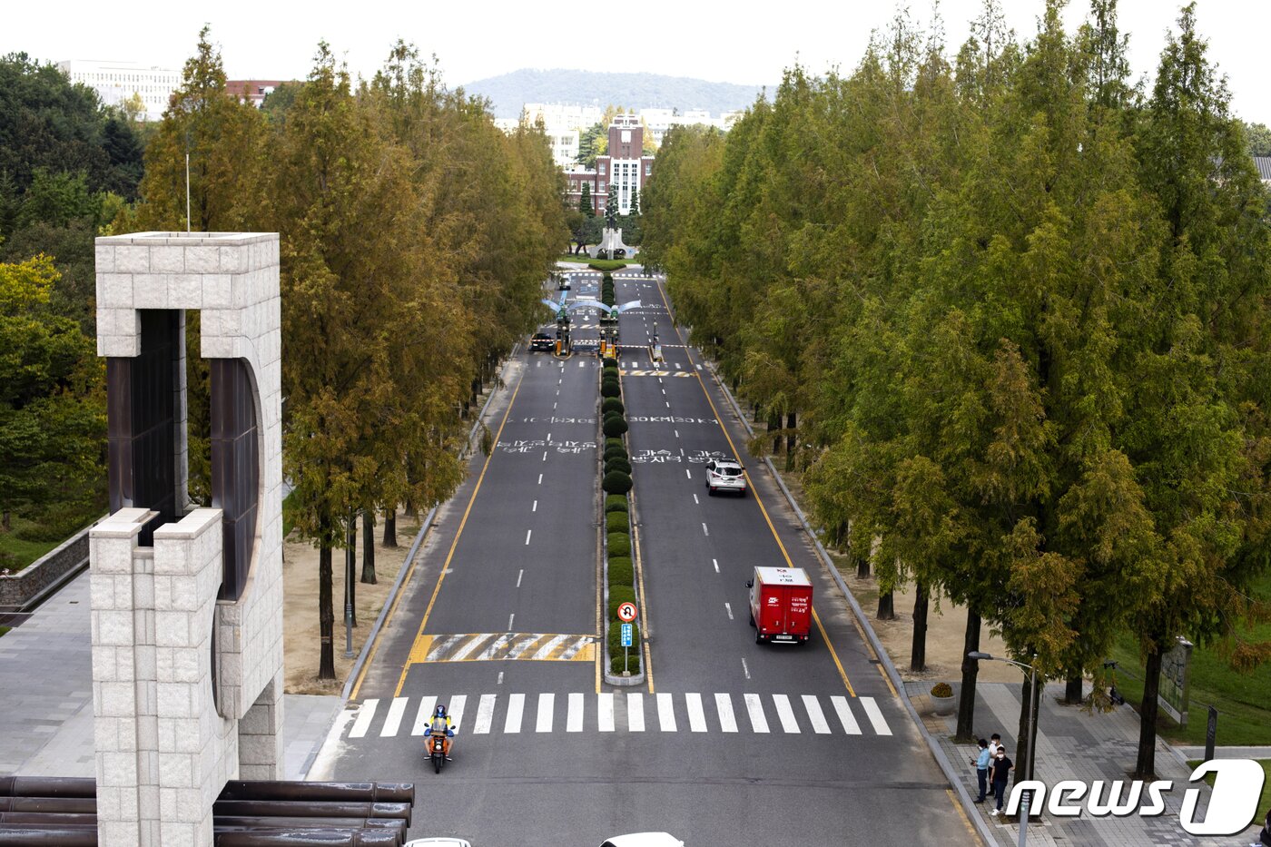 본문 이미지 - 전남대 정문 관현로 전경.(전남대 제공)2021.4.4/뉴스1 ⓒ News1 박준배 기자