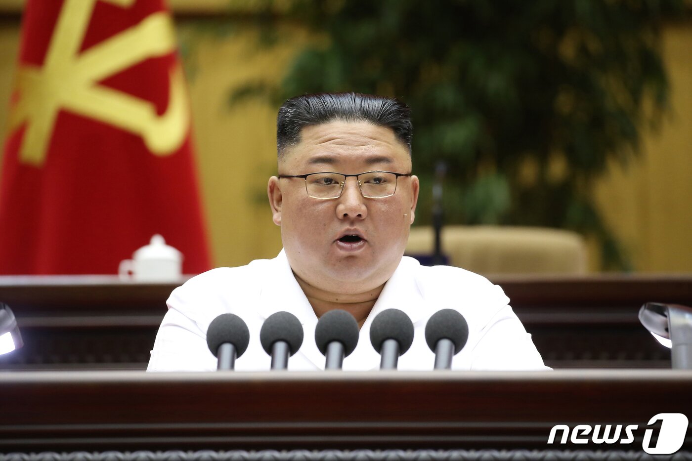 본문 이미지 - (평양 노동신문=뉴스1) = 김정은 북한 조선노동당 총비서 [국내에서만 사용가능. 재배포 금지. DB 금지. For Use Only in the Republic of Korea. Redistribution Prohibited] rodongphoto@news1.kr