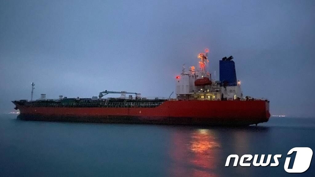 본문 이미지 - 이란 혁명수비대에 나포됐던 '한국케미호'. (외교부 제공)