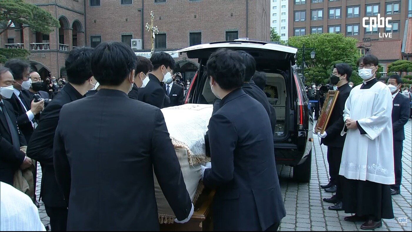 본문 이미지 - 정진석 니콜라오 추기경 장례미사 생방송 갈무리 (출처 가톨릭평화방송)ⓒ 뉴스1