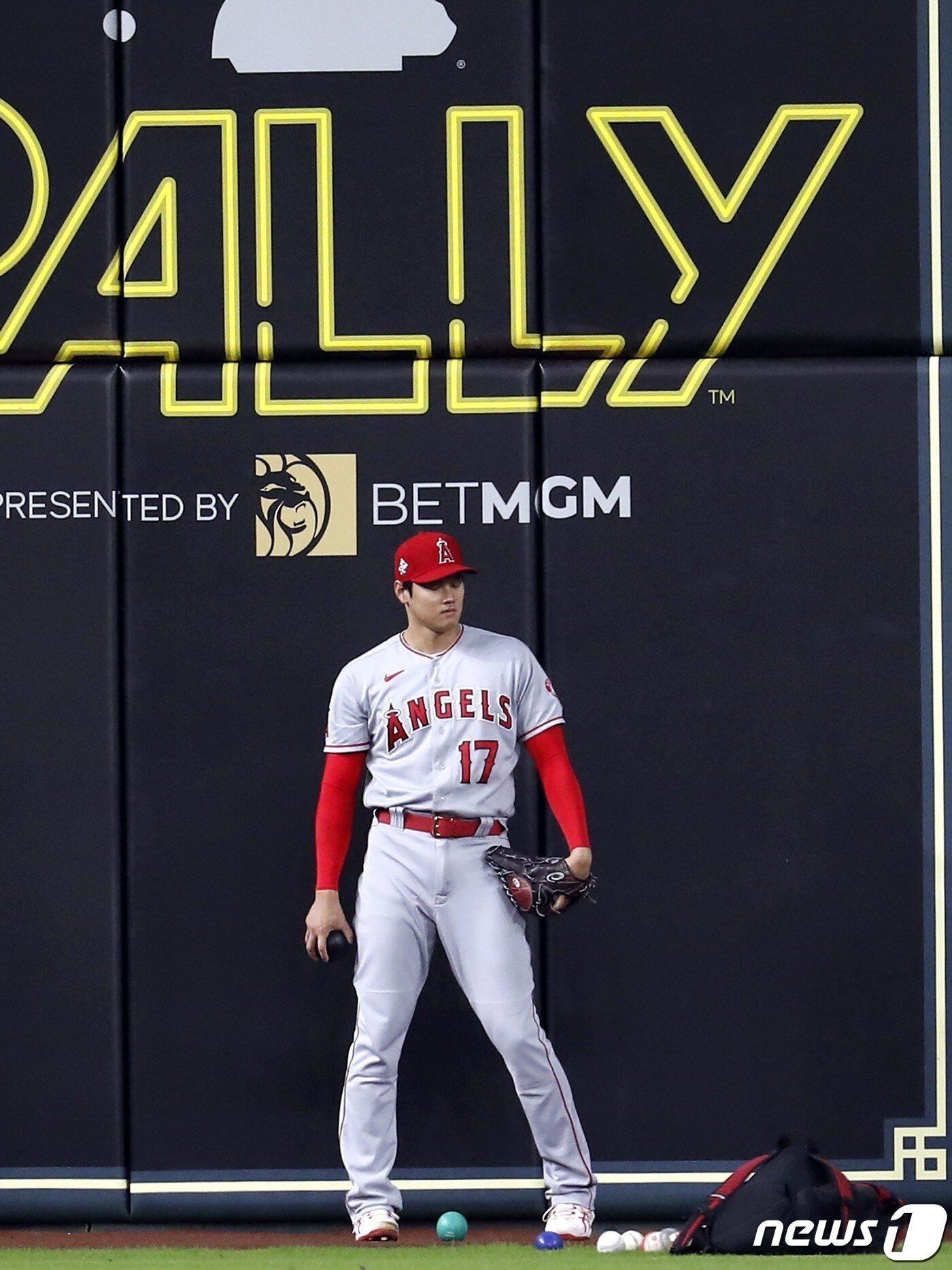 본문 이미지 - 오타니가 8년만에 삼도류를 선보였다.ⓒ AFP=뉴스1