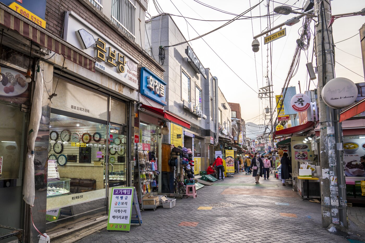 본문 이미지 - 쌍리단길. 드라마 '응답하라 1988'의 모티브가 되었던 쌍문시장 골목 풍경