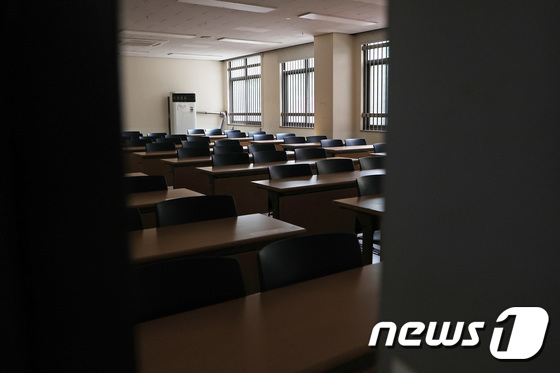 13년째 동결 '전문대 등록금 수입' 1037억 감소…교육여건도 악화 - Vimarsana News