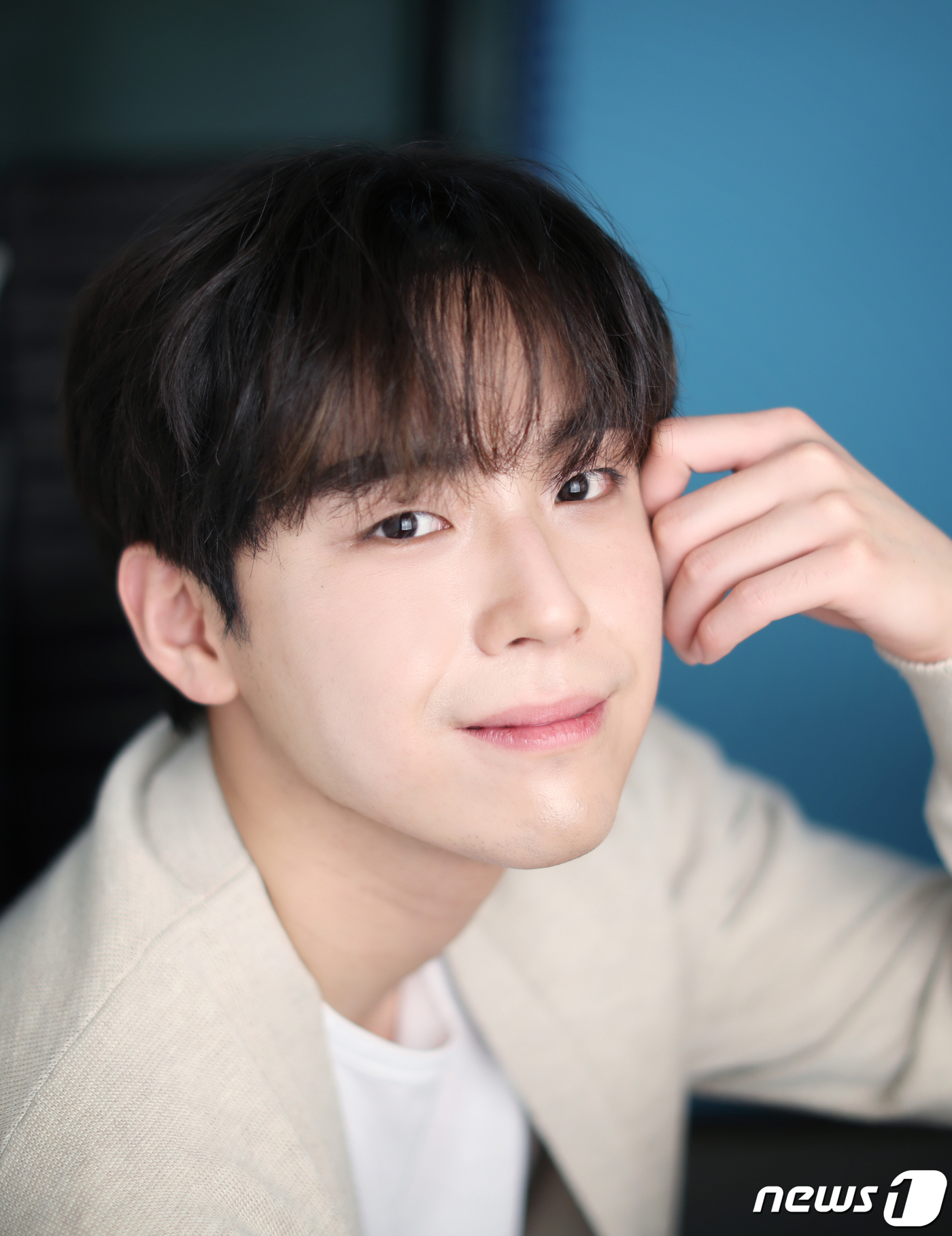 (서울=뉴스1) 권현진 기자 = 배우 김도훈이 서울 종로구 뉴스1에서 열린 인터뷰에 앞서 포즈를 취하고 있다.김도훈은 지난 27일 4부작으로 종영한 MBC 수목드라마 '목표가 생겼 …