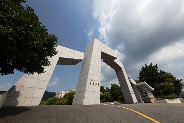 순천 청암대 총장 직무대행 간부회의서 "민주당 입당" 권유 논란