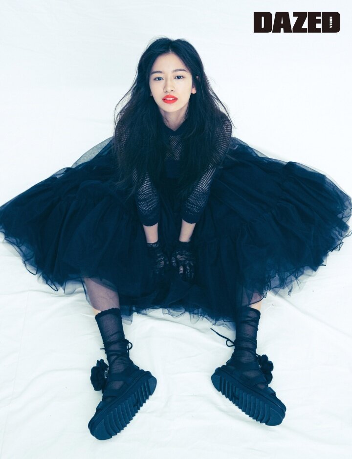 본문 이미지 - 안유진/데이즈드 제공 ⓒ 뉴스1