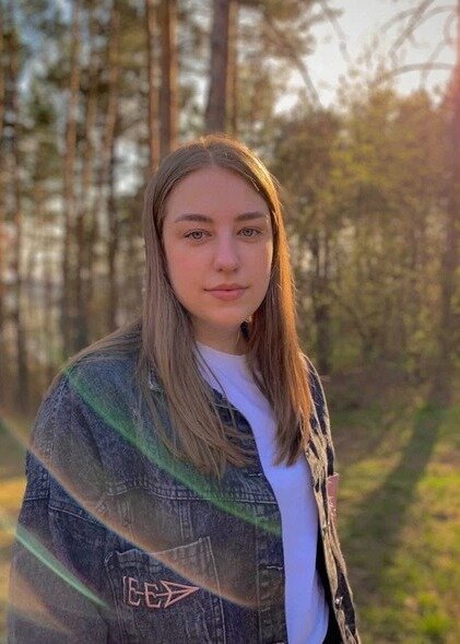 본문 이미지 - 지난 24일 아파트 하수구에서 유해가 발견된 러시아 크세니아 프티치키나(21)의 생전 모습. (영국 더선 갈무리) ⓒ 뉴스1