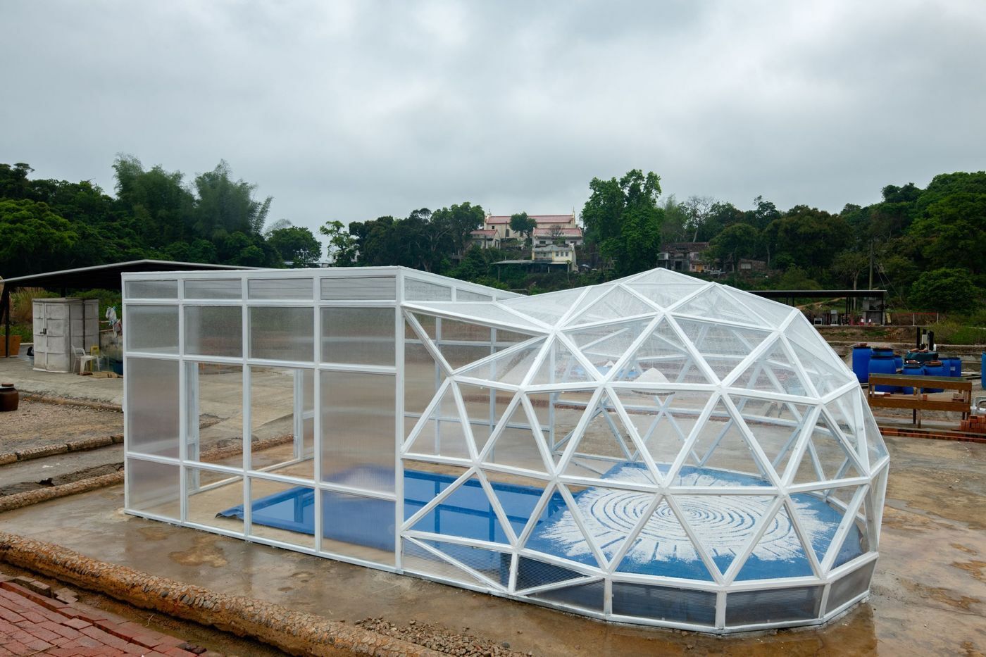 본문 이미지 - 임틴 차이 아트 페스티벌의 'Living In Harmony' 작품