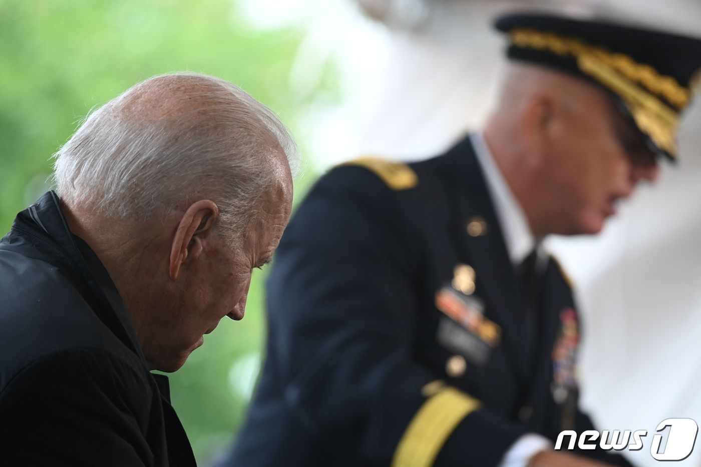 사진] 델라웨어서 현충일 기념식 참석하는 바이든 - 뉴스1