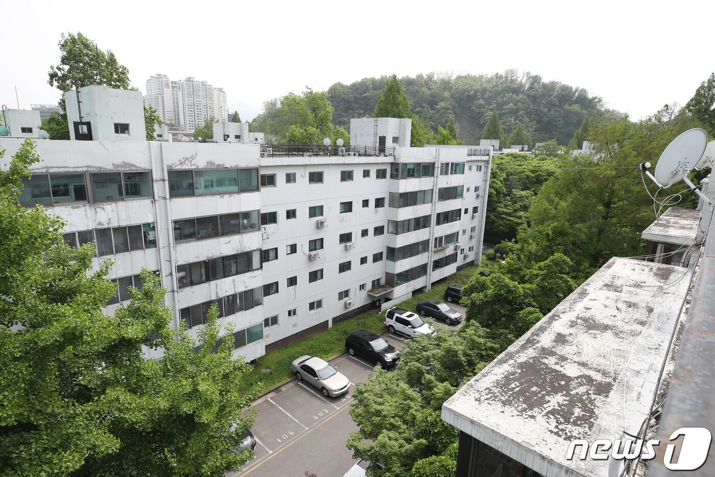 본문 이미지 - 철거 전 서울 서초구 반포동  반포주공1단지 1·2·4주구 단지 모습.  ⓒ 뉴스1 박정호 기자
