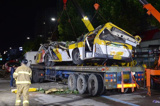 축구에 50억 쏜다는 정몽규…광주 학동참사 유가족 "사회적 책임 다하라"