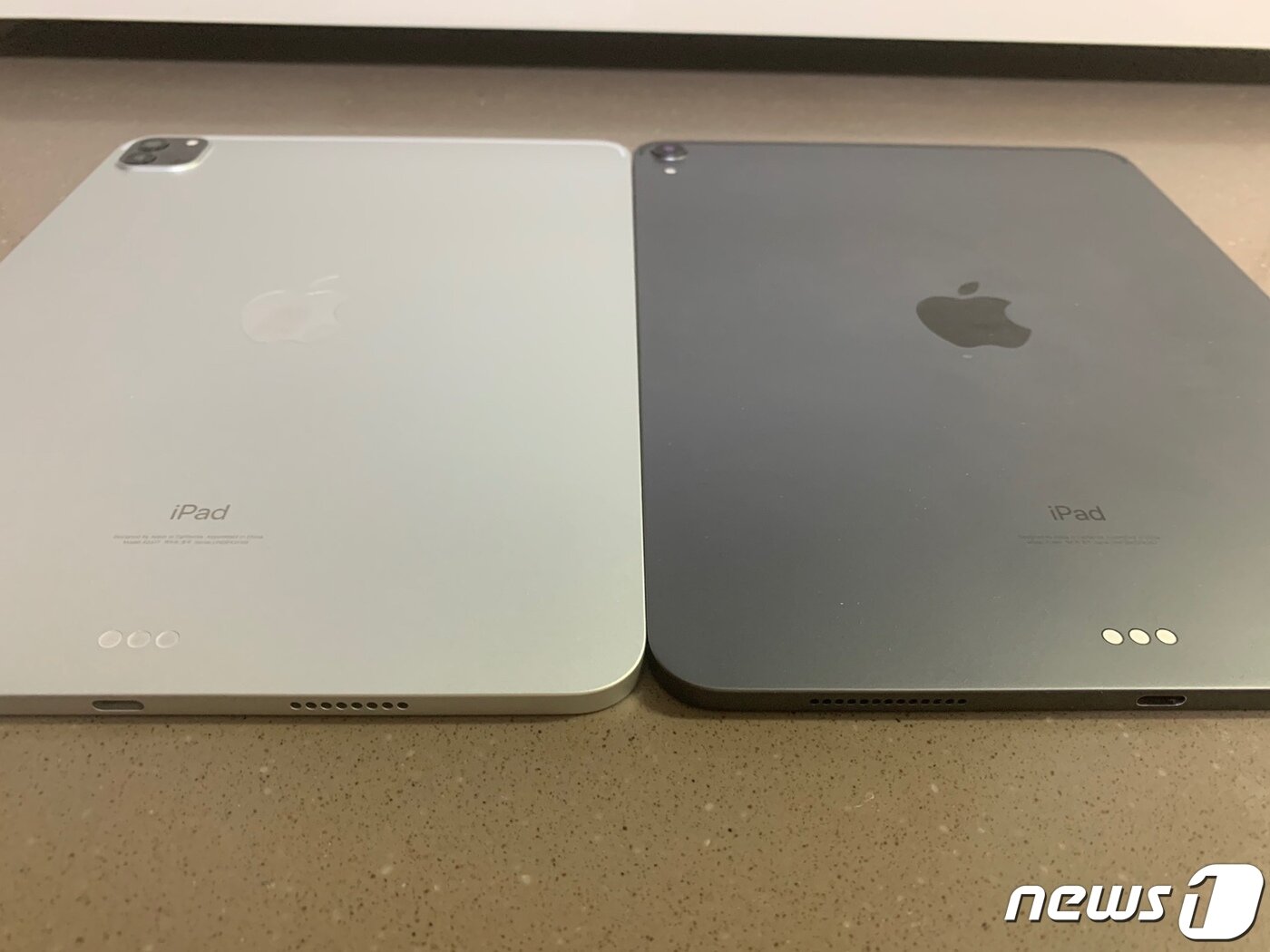 본문 이미지 - 아이패드 프로 5세대(왼쪽)와 3세대(오른쪽) 비교 ⓒ 뉴스1