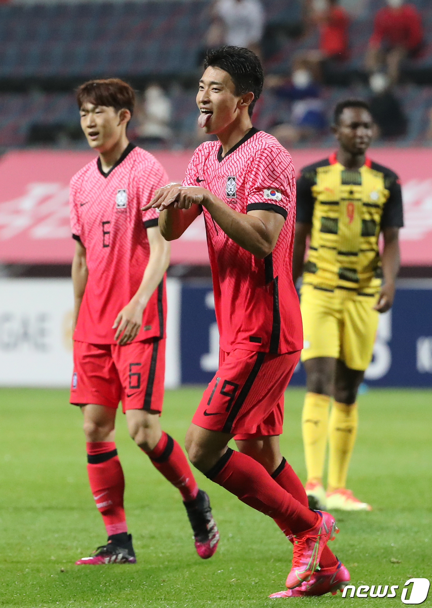 (서귀포=뉴스1) 이재명 기자 = 12일 오후 제주도 서귀포시 제주월드컵경기장에서 열린 U-24 올림픽 축구대표팀 친선경기 대한민국과 가나의 경기에서 조규성이 골을 넣은 후 세리머 …