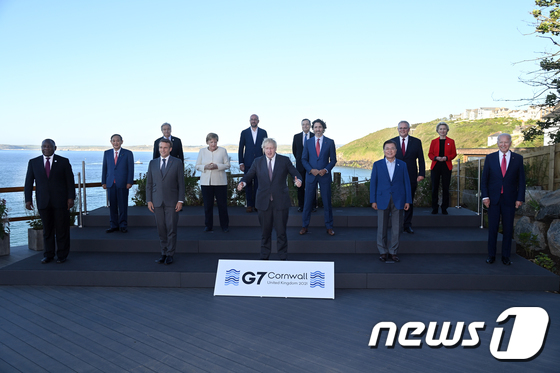 한자리에 모인 G7 정상회의 참가국 정상들