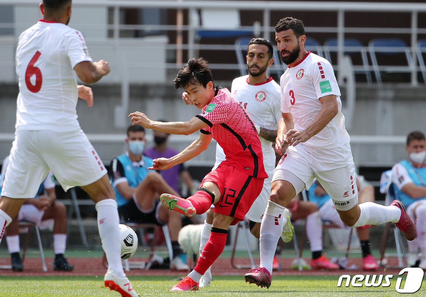 본문 이미지 - 한동안 대표팀 오른쪽 수비라인의 주인이었던 김문환. ⓒ News1 김진환 기자