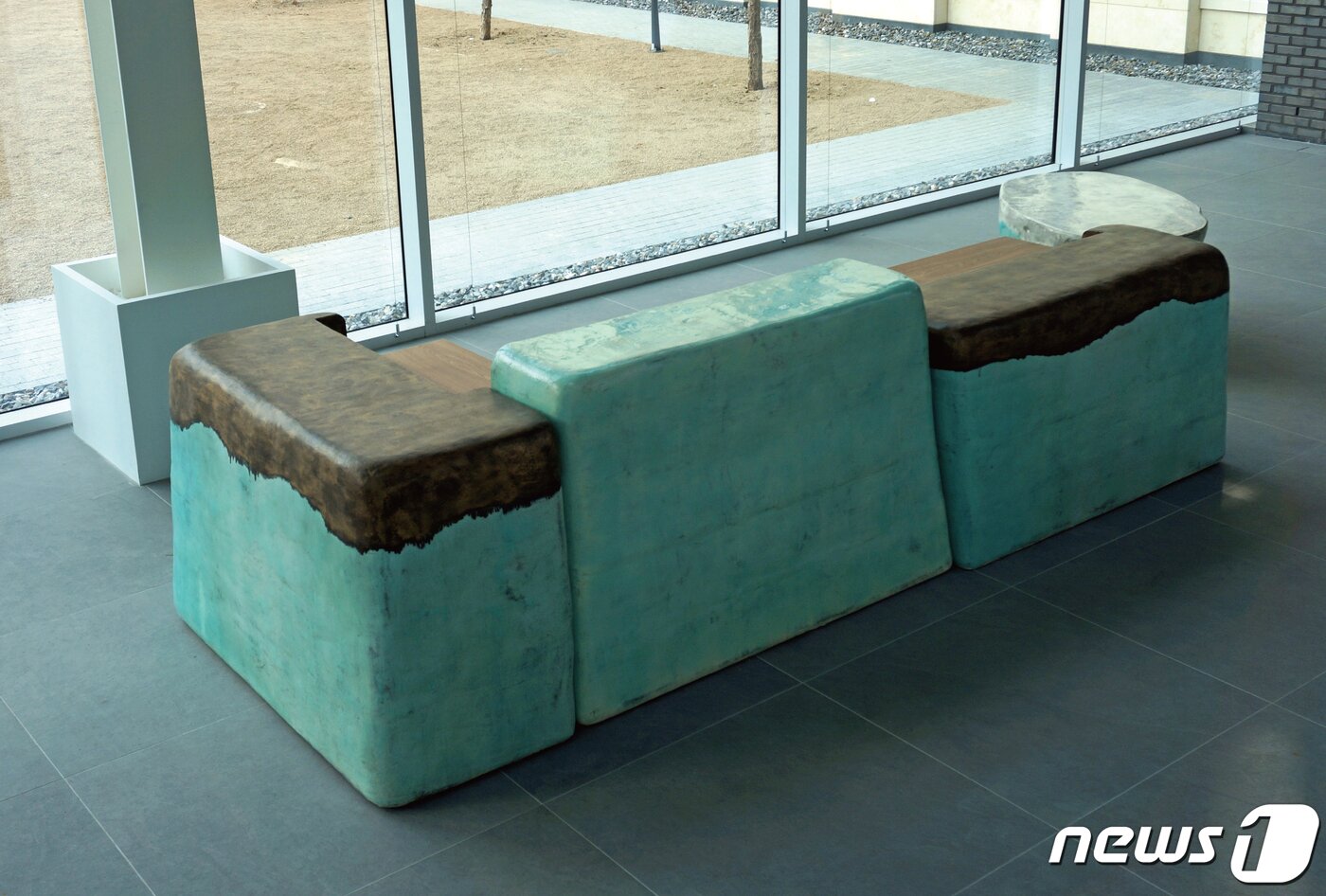 본문 이미지 - 이헌정 작가의 '섬'ⓒ 뉴스1