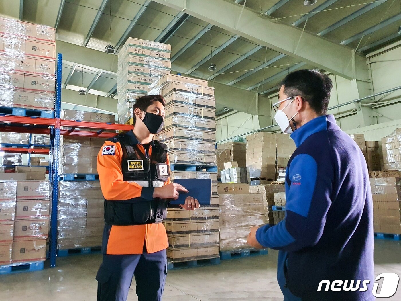 본문 이미지 - 충북소방본부는 이달 말까지 도내 물류창고를 대상으로 긴급 안전대책을 추진한다.(충북소방본부 제공).2021.6.22/ⓒ 뉴스1