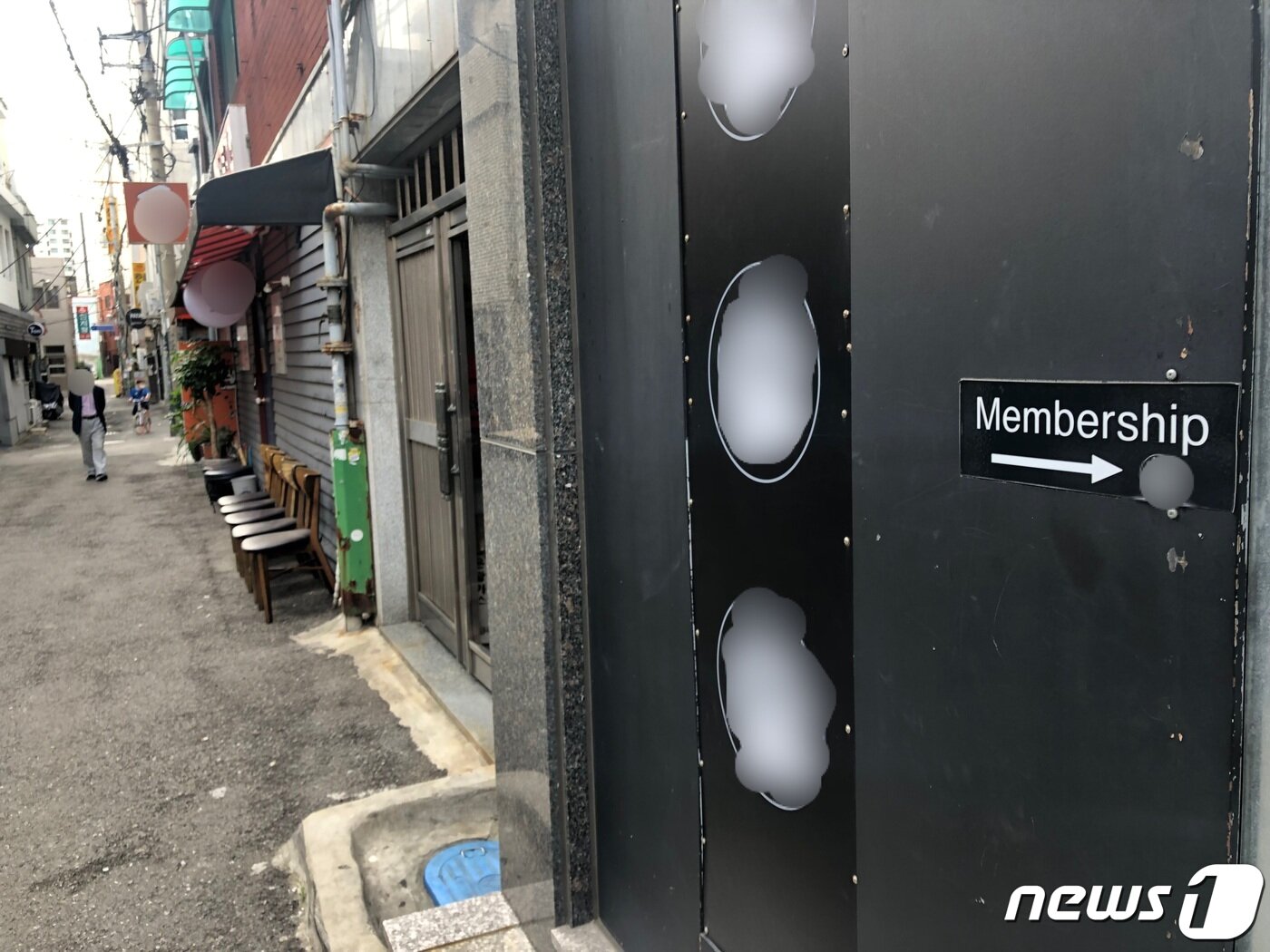 본문 이미지 - 23일 오전 부산 동구 범일일길 일대 '게이 거리'.2021.6.23/ⓒ 뉴스1 백창훈 기자