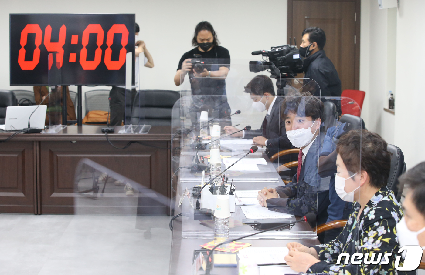 (서울=뉴스1) 오대일 기자 = 이준석 국민의힘 대표가 24일 오후 서울 여의도 국민의힘 중앙당사에서 열린 '제1회 국민의힘 대변인 선발 토론배틀 - 나는 국대다! with 준스톤 …