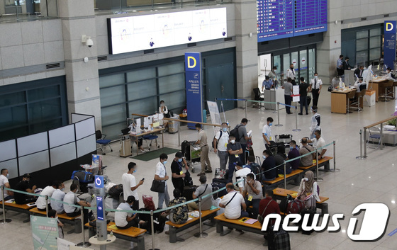 델타 변이 확산에 대학가 '외국인 유학생' 모집·관리 비상 - Vimarsana News