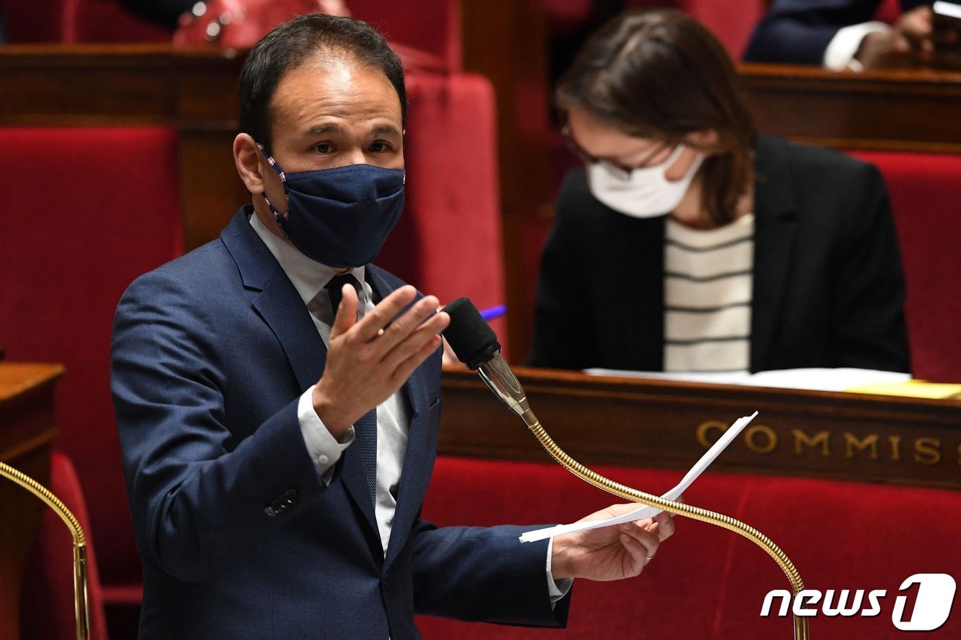 본문 이미지 - 세드리크 오 프랑스 디지털경제장관이 의회에서 연설하고 있다. ⓒ AFP=뉴스1