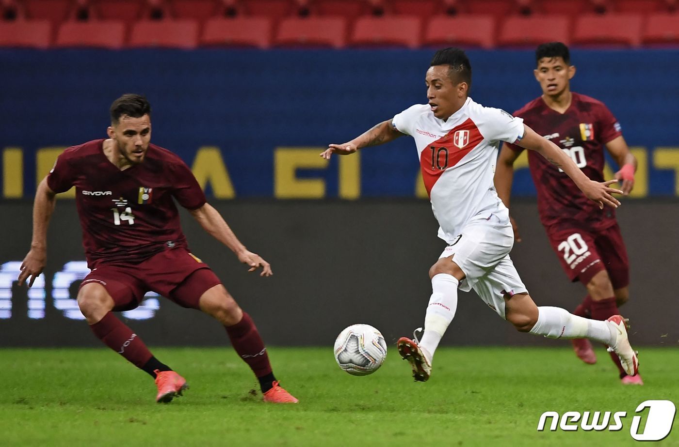 본문 이미지 - 페루가 베네수엘라를 1-0으로 꺾었다.ⓒ AFP=뉴스1