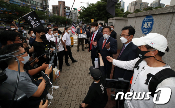 민경욱 "4·15총선은 최첨단 디지털범죄…부정 드러날 것" - Vimarsana News