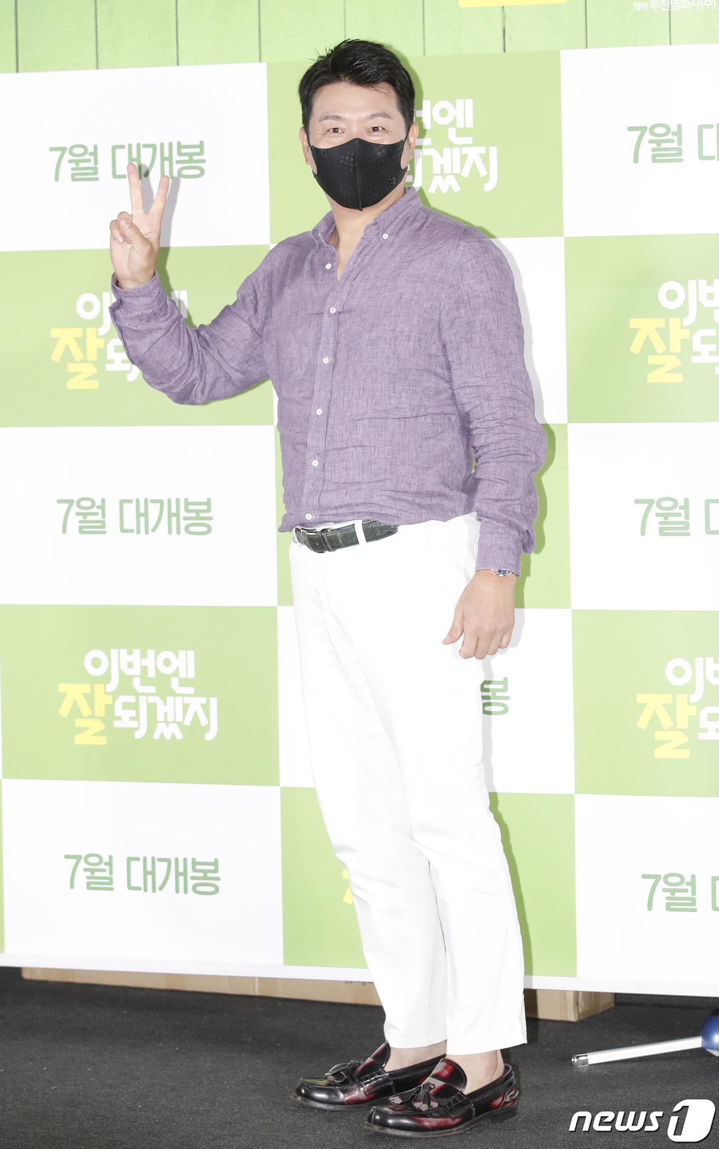 (서울=뉴스1) 권현진 기자 = 배우 이상훈이 29일 오후 서울 용산구 한강로 CGV 용산아이파크몰점에서 진행된 영화 '이번엔 잘 되겠지'(감독 이승수) 기자 간담회에 참석해 포즈 …