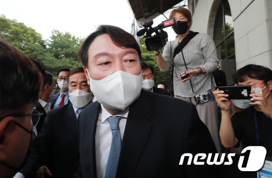 尹 "국민 바라보며 26년간 檢생활…공정과 법치 세우겠다" - Vimarsana News